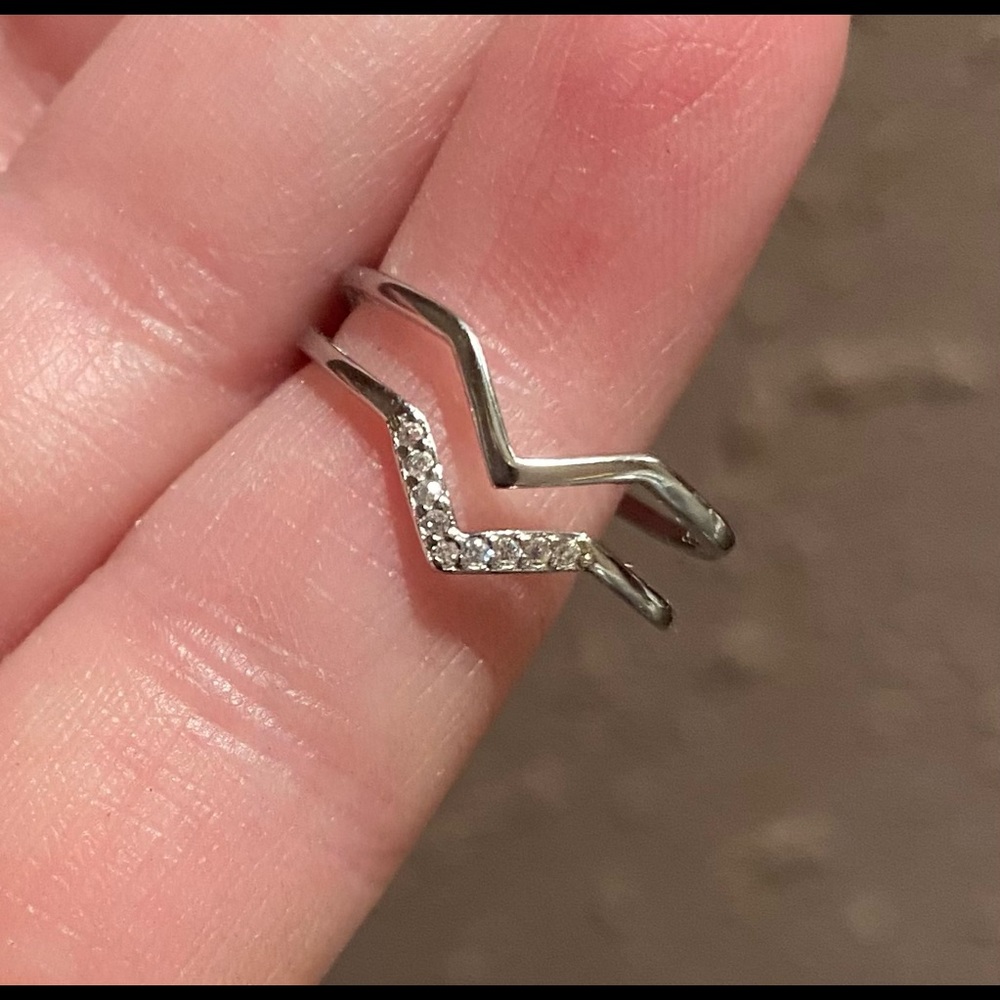 V Shape Open Band S925 - image 2